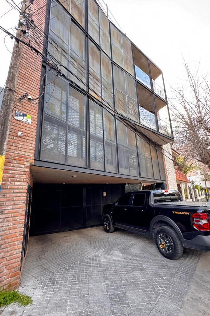 Foto de Cochera en venta en Lisandro de la Torre, imagen 2