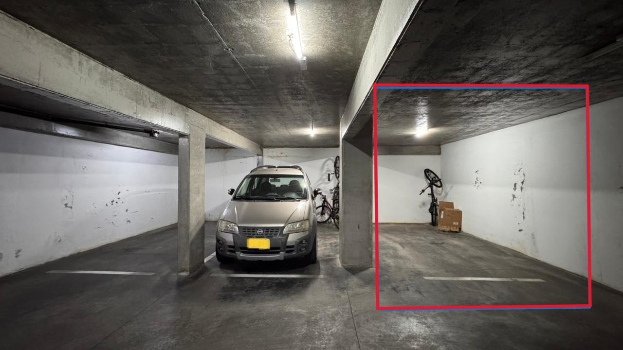 Foto de Cochera en venta en Lisandro de la Torre, imagen 4