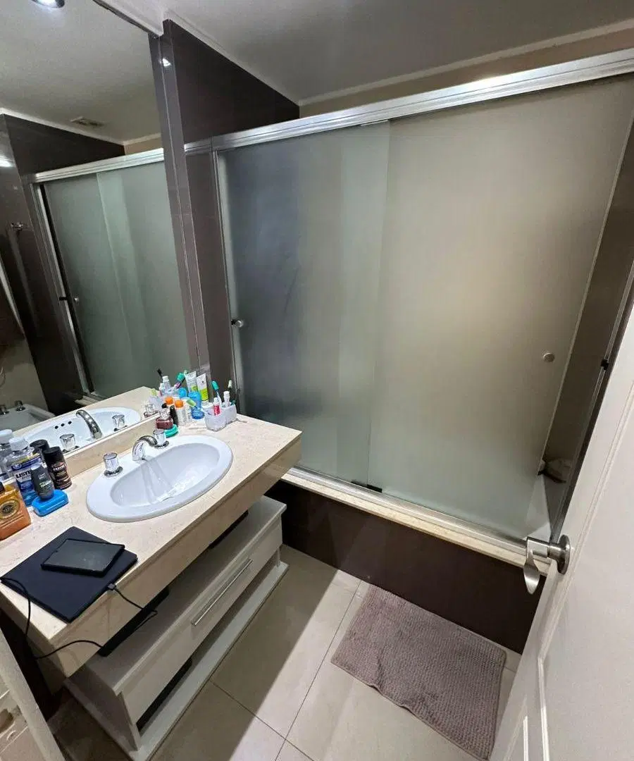 Semi piso de 4 amb c/ cochera y baulera en excelente edificio c/ piscina, solarium y sum c/ parrilla 5