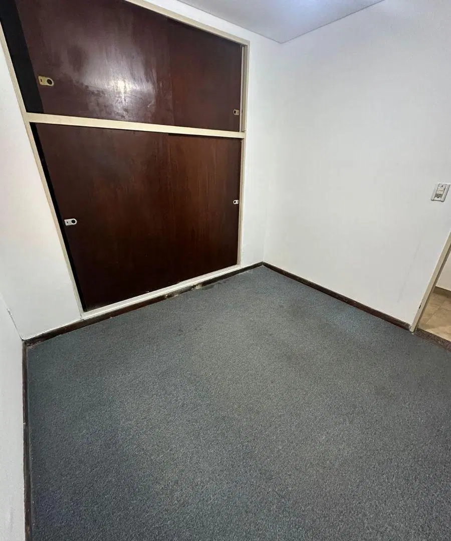 Excelente casa de 4 amb, 2 baños, cocina comedor diario, entrada de auto, patio y terraza. Lote prop 8