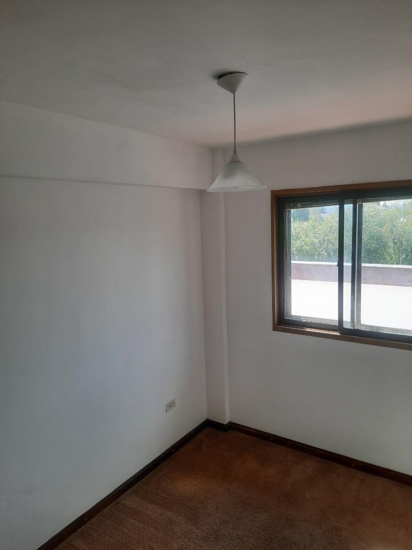 Departamento de Tres Dorm. en Venta 3