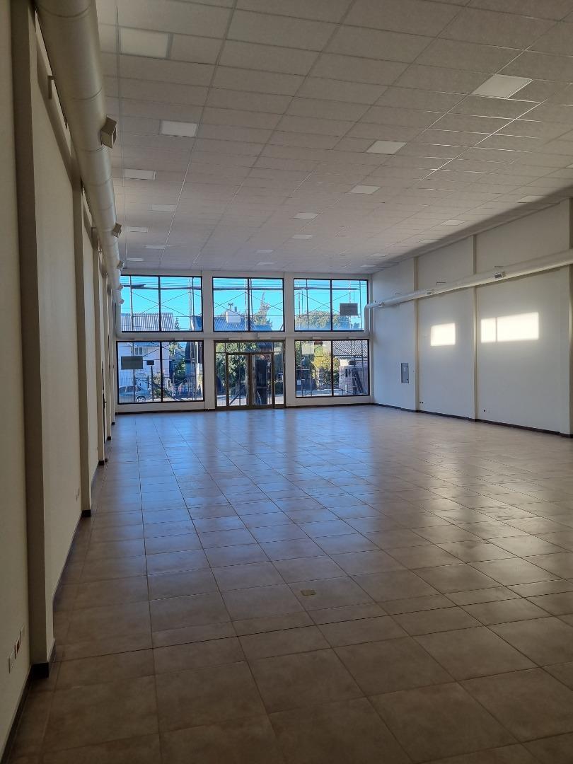 Local centrico amplio en venta