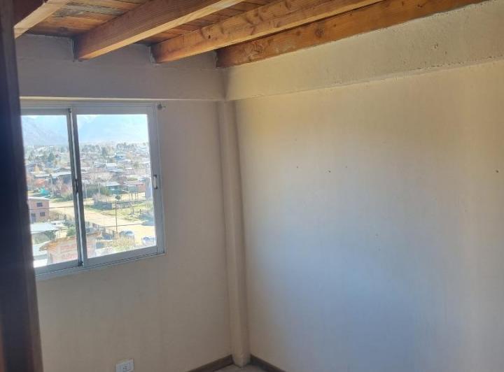 Casa grande en alquiler permanente en barrio Omega 5