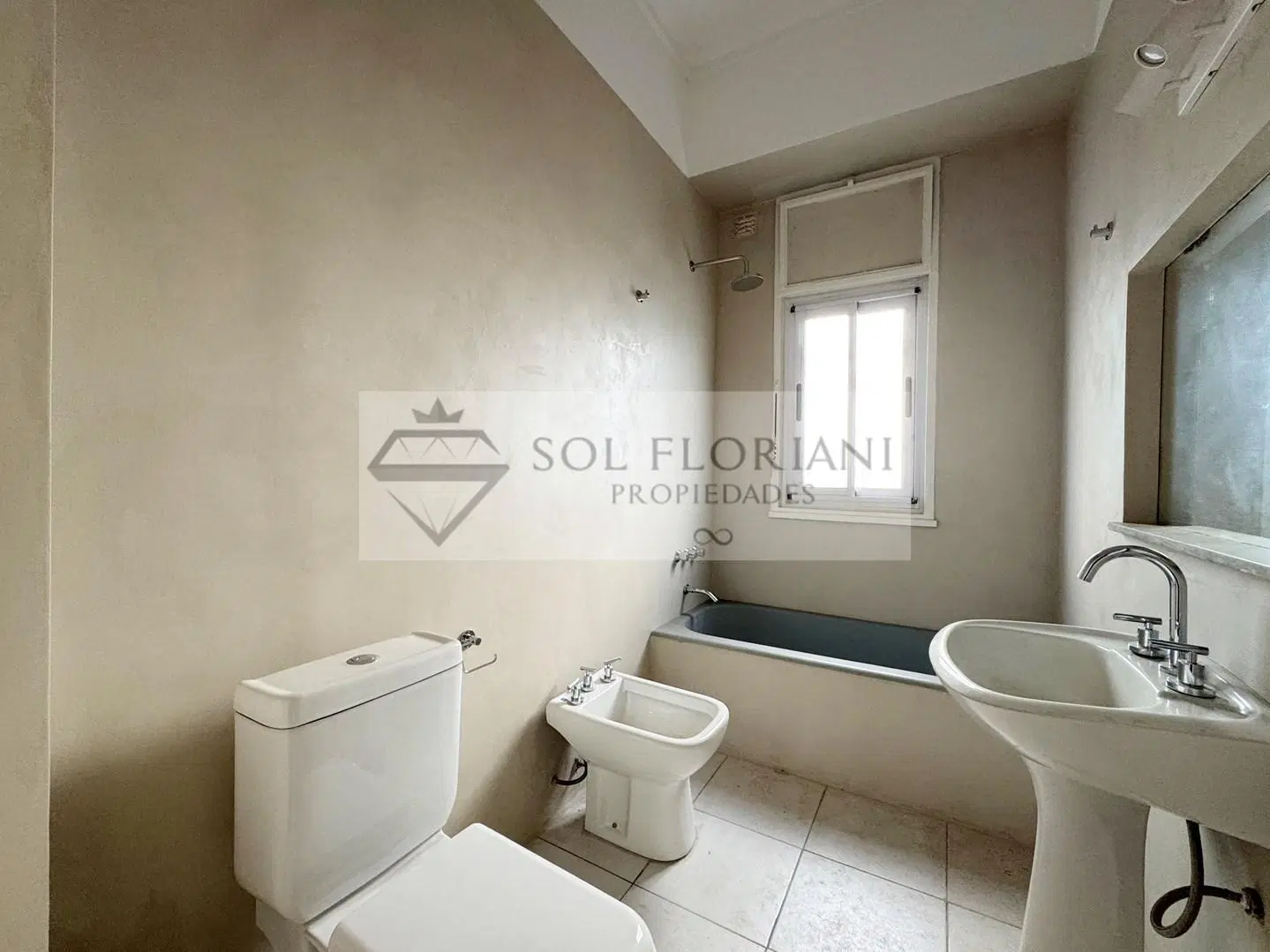 • RECOLETA: TRES AMBIENTES EN ALQUILER 3