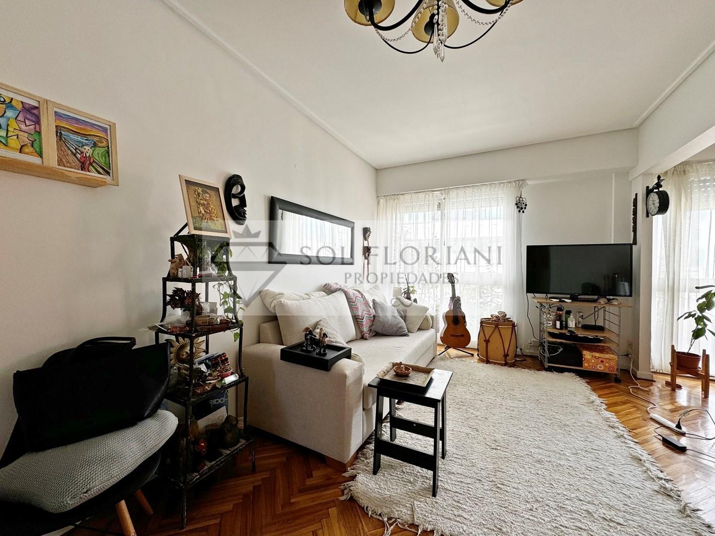 Foto de • VENTA: TRES AMBIENTES (CON POSIBILIDAD DE CUATRO) EN PISO ALTO EN, imagen 1