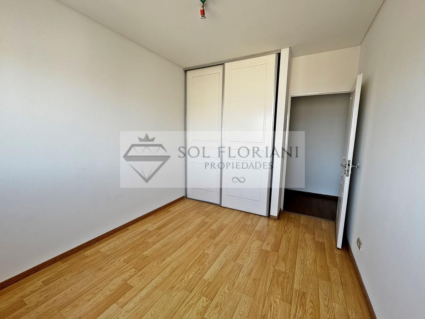 Foto de • Venta: Tres ambientes con balcón en San Cristóbal -Apto Crédito-, imagen 2