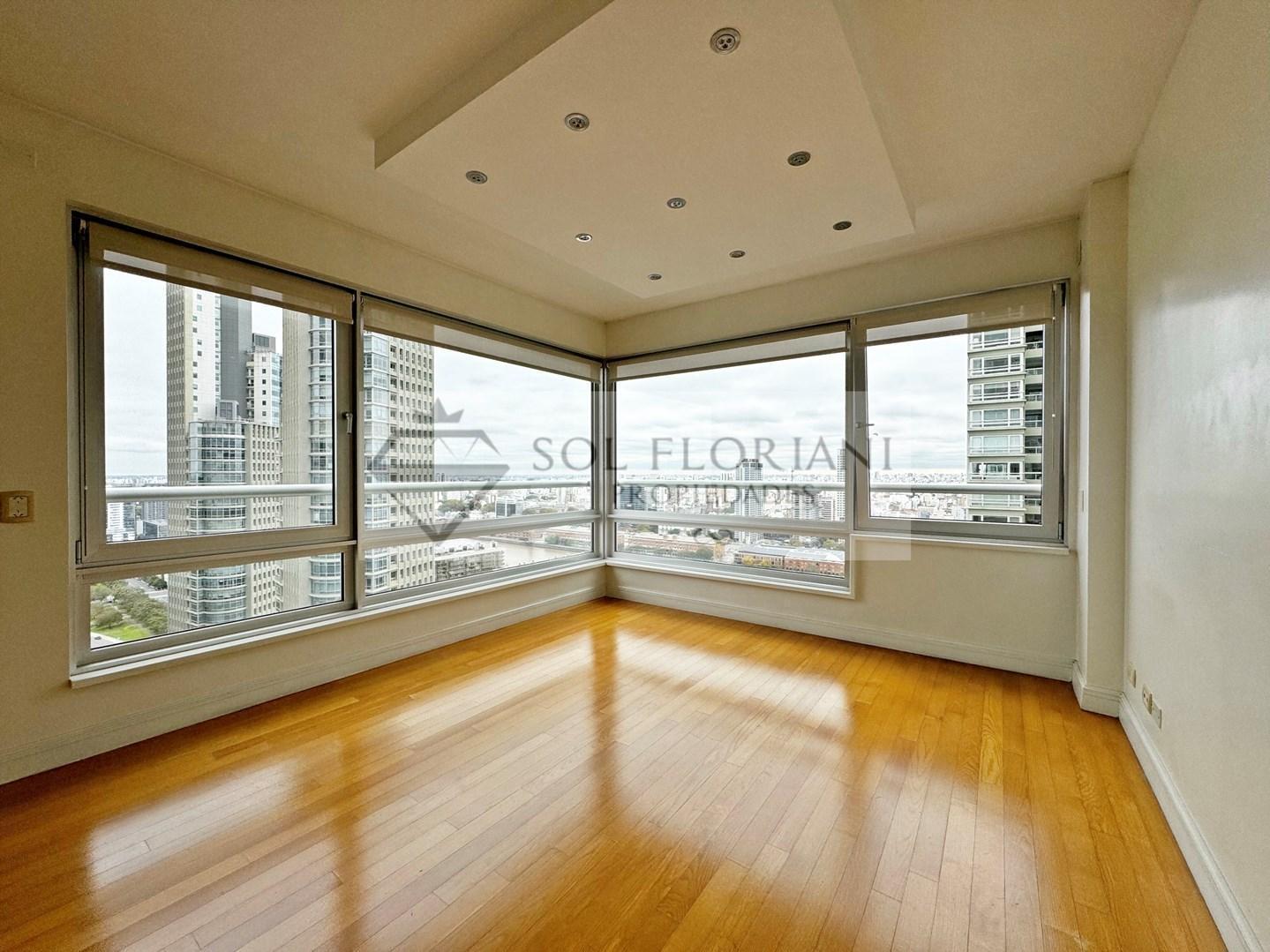Foto de • LE PARC: UN DORMITORIO CON COCHERA Y BAULERA, imagen 1