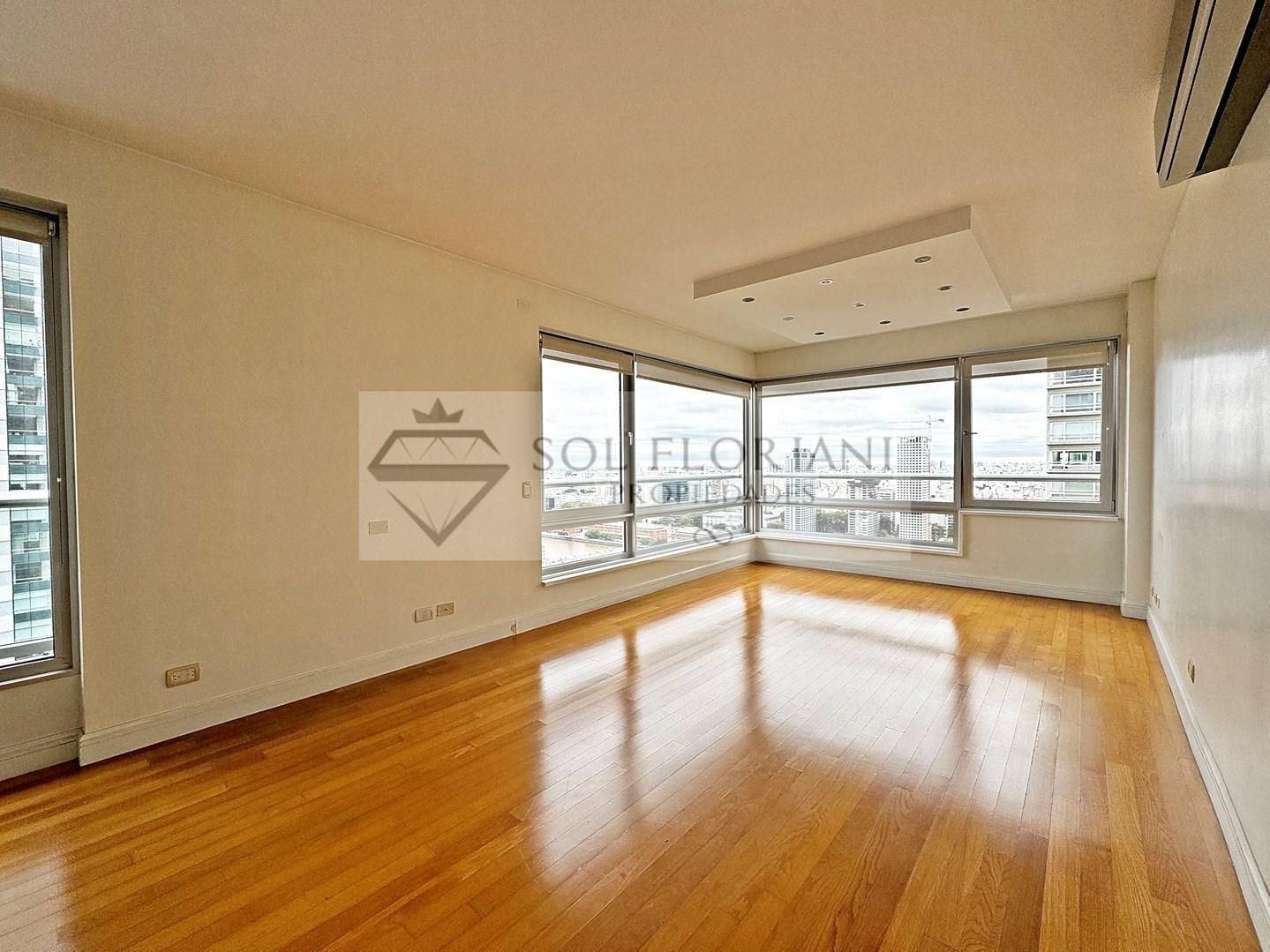 Foto de • LE PARC: UN DORMITORIO CON COCHERA Y BAULERA, imagen 2
