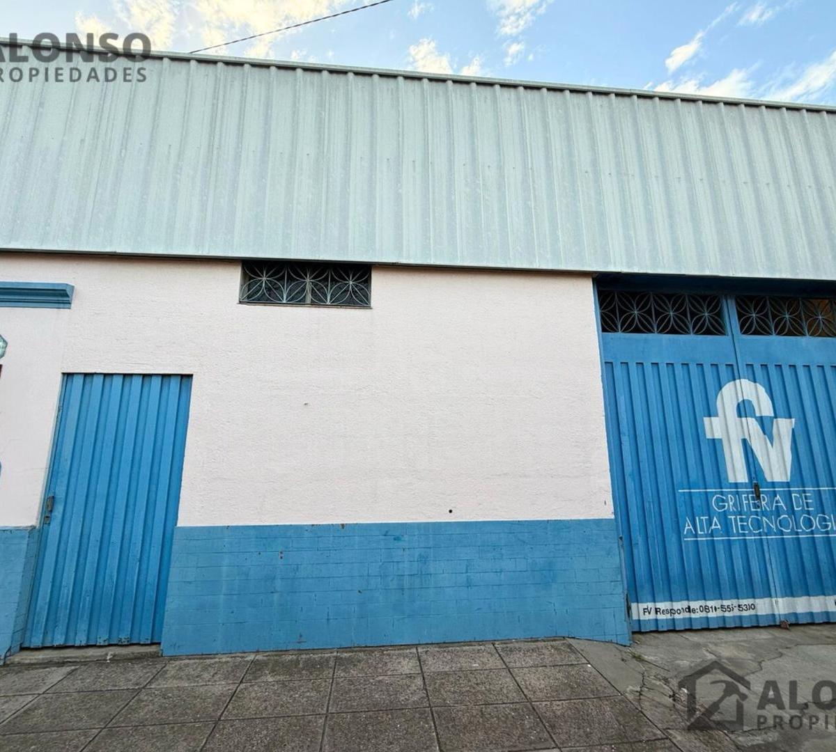 Galpón Sobre Lote Propio en Venta en Lanús Oeste 1