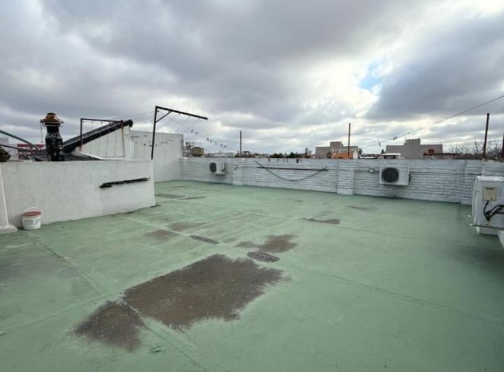 Ph 7 Ambientes con cochera y terraza en venta en Lanús