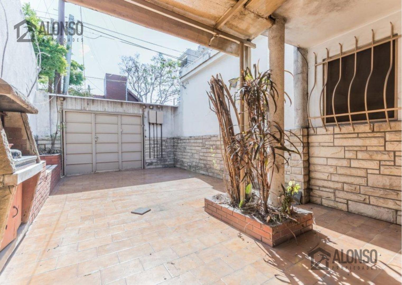 Foto de Excelente casa desarrollada en el centro de Lanus Oeste, imagen 5
