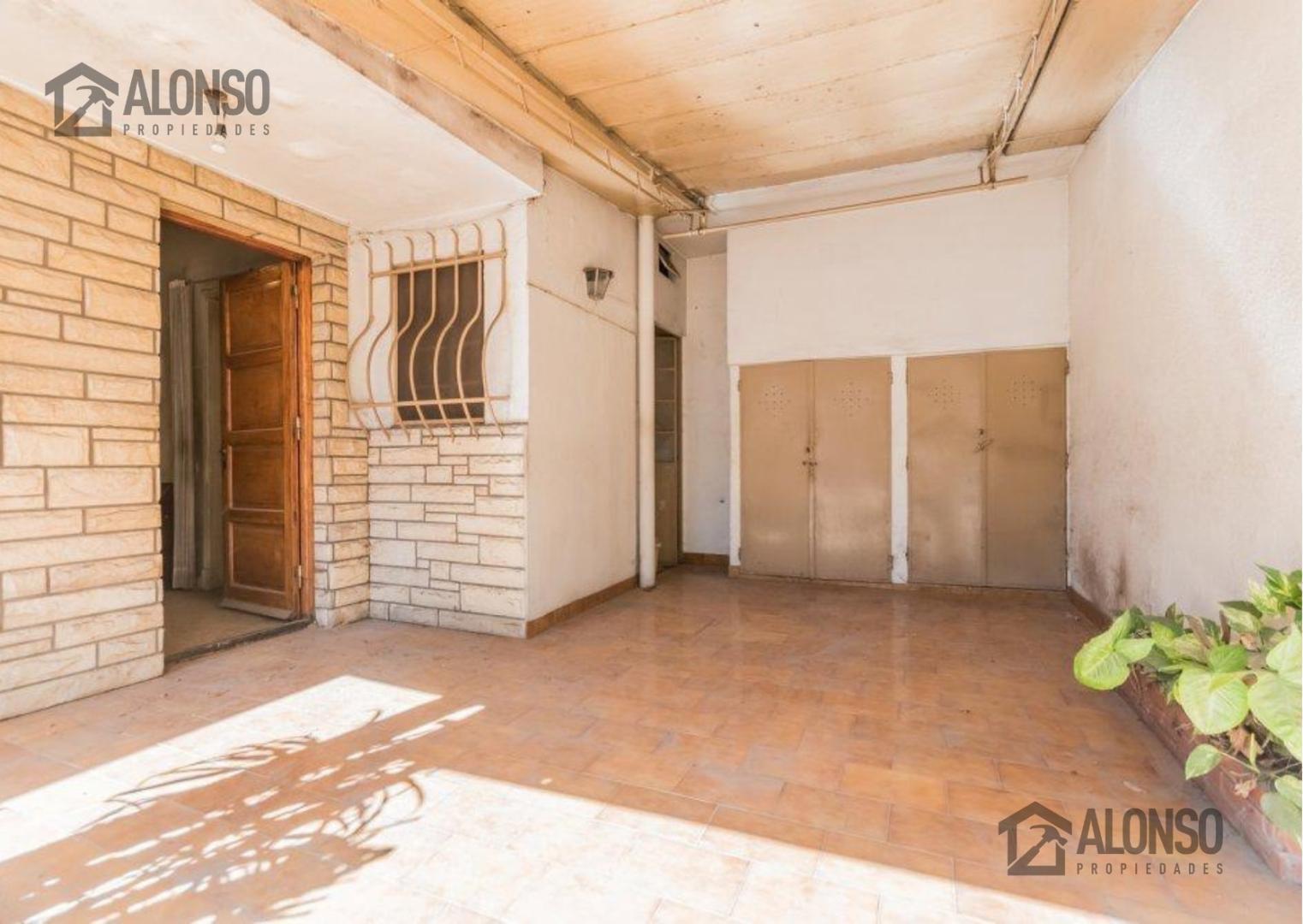 Foto de Excelente casa desarrollada en el centro de Lanus Oeste, imagen 3