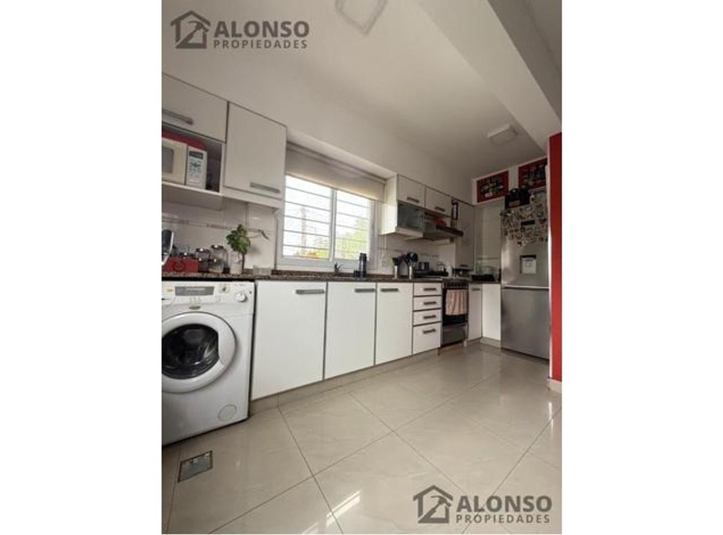 Foto de DEPARTAMENTO 3 AMBIENTES EN VENTA EN LANUS OESTE, imagen 5