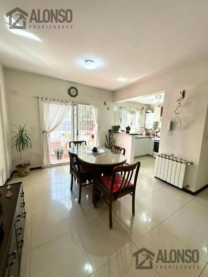 Departamento 2 Ambientes con Balcón en Venta en Lanús 4