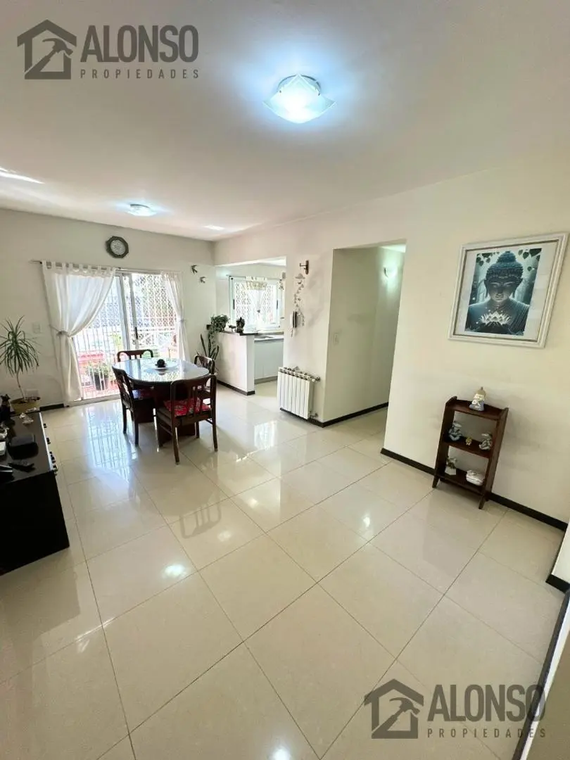 Departamento 2 Ambientes con Balcón en Venta en Lanús 3