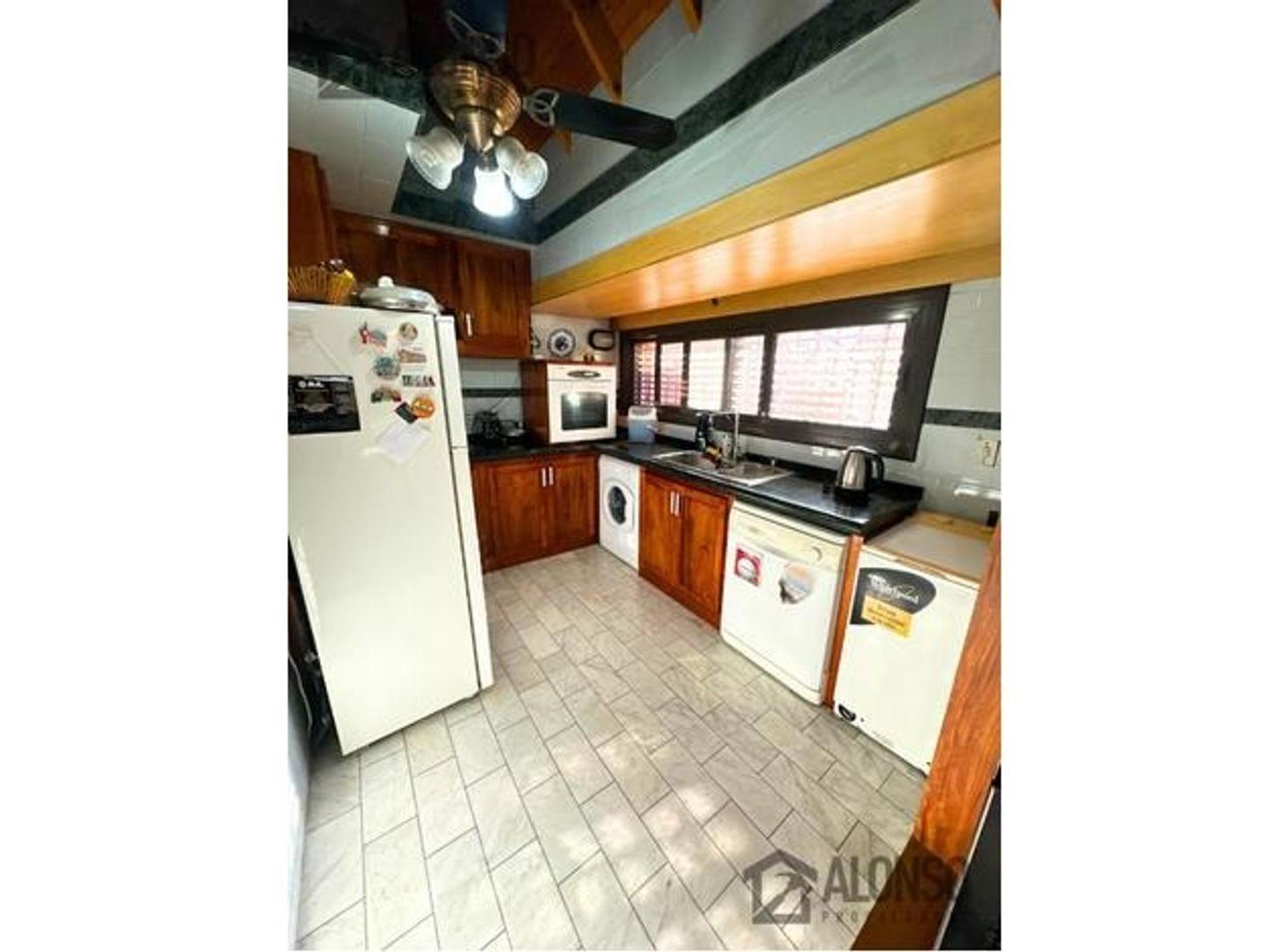 VENTA CASA 4 AMBIENTES EN LANUS ESTE