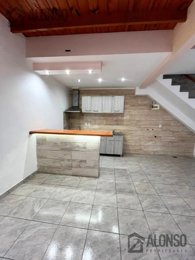 ALQUILER PH 3 AMBIENTES CON PATIO EN GERLI 1