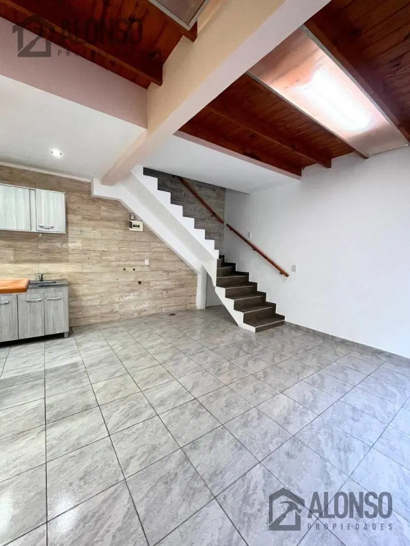 ALQUILER PH 3 AMBIENTES CON PATIO EN GERLI 2