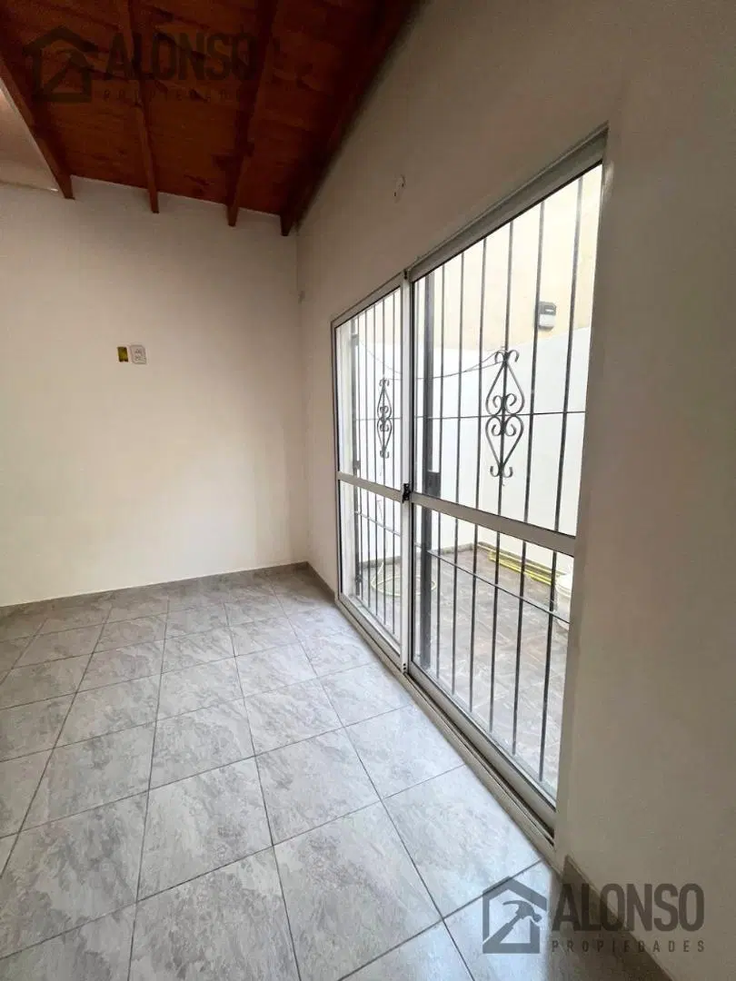 ALQUILER PH 3 AMBIENTES CON PATIO EN GERLI 4