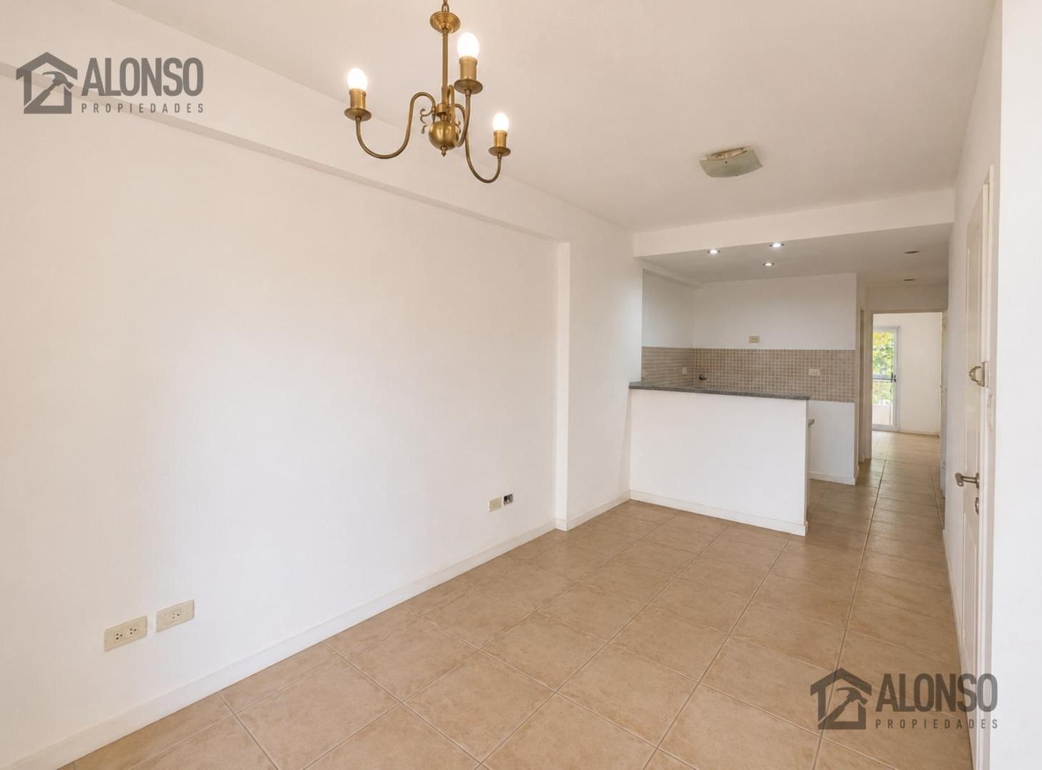 Foto de ALQUILER DEPARTAMENTO 2 AMB CON 2 BALCONES EN LANUS OESTE, imagen 2