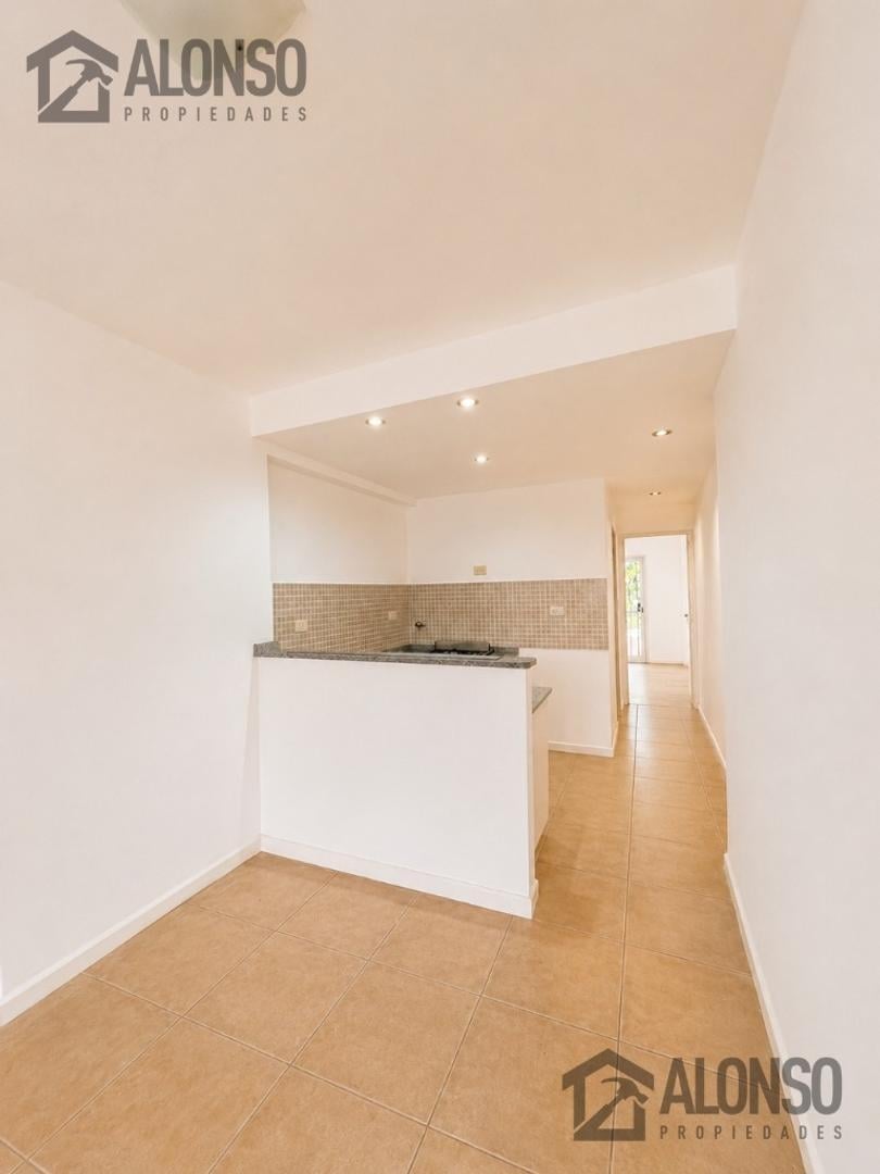 ALQUILER DEPARTAMENTO 2 AMB CON 2 BALCONES EN LANUS OESTE