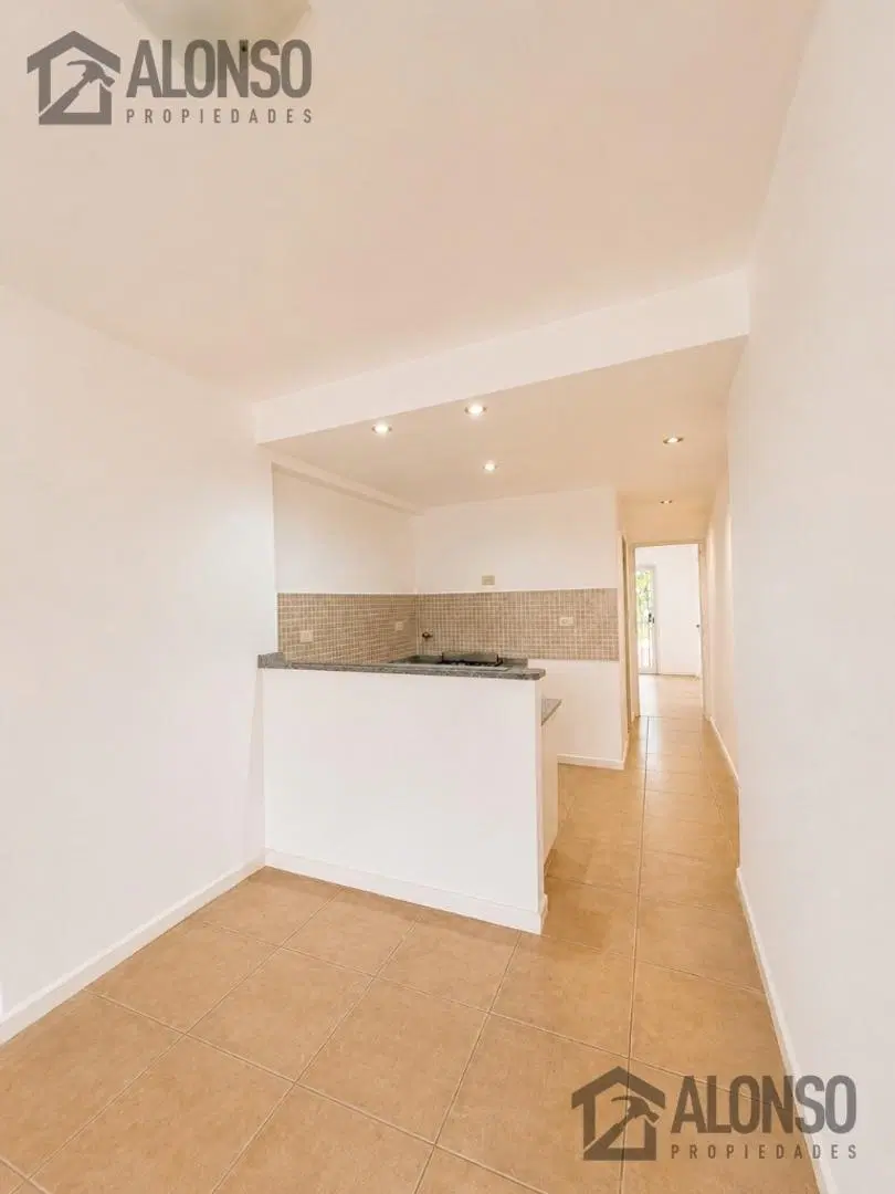 ALQUILER DEPARTAMENTO 2 AMB CON 2 BALCONES EN LANUS OESTE 3