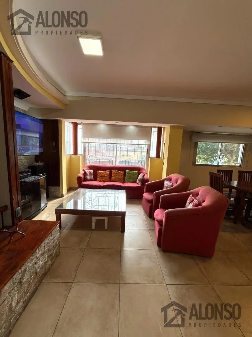 Casa 7 Ambientes con cochera y terraza en venta en Lanús 5