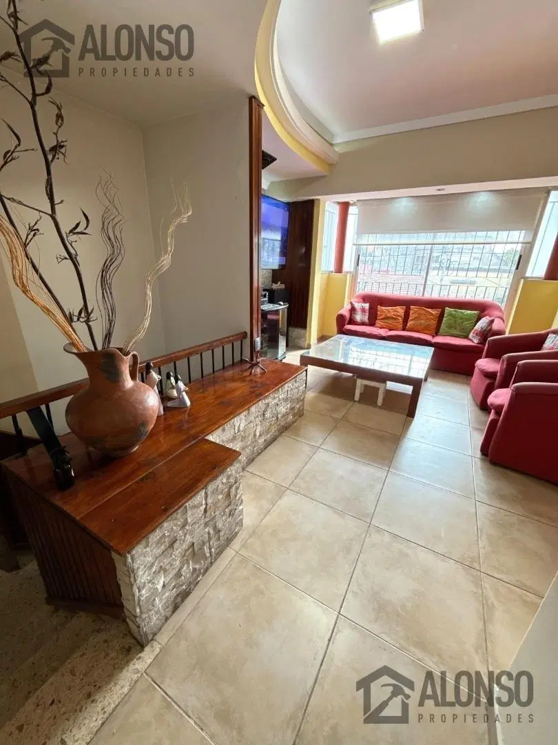 Casa 7 Ambientes con cochera y terraza en venta en Lanús 4