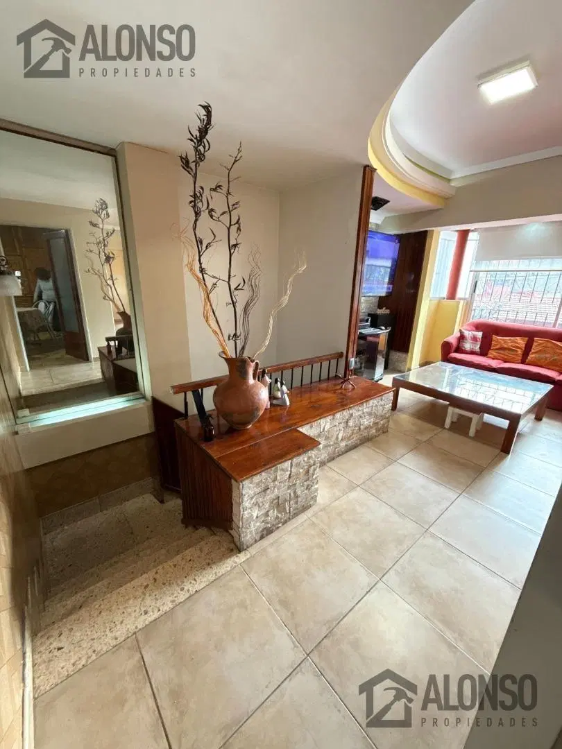 Casa 7 Ambientes con cochera y terraza en venta en Lanús 3