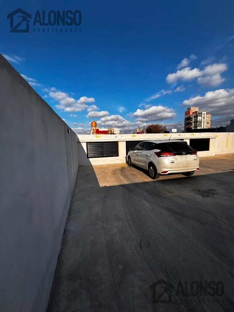 Venta - Cochera Descubierta en Lanús Este 4