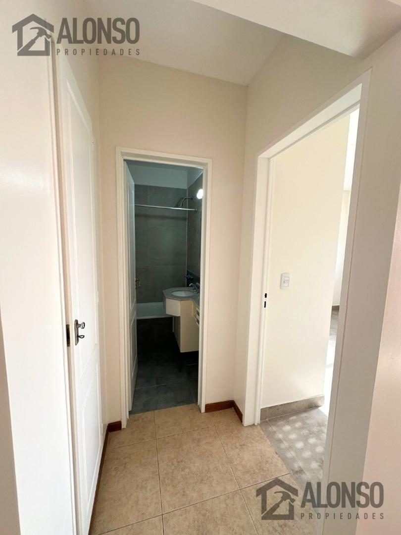 Foto de Alquiler - Departamento 2 Ambientes con Balcón - Lanús, imagen 5