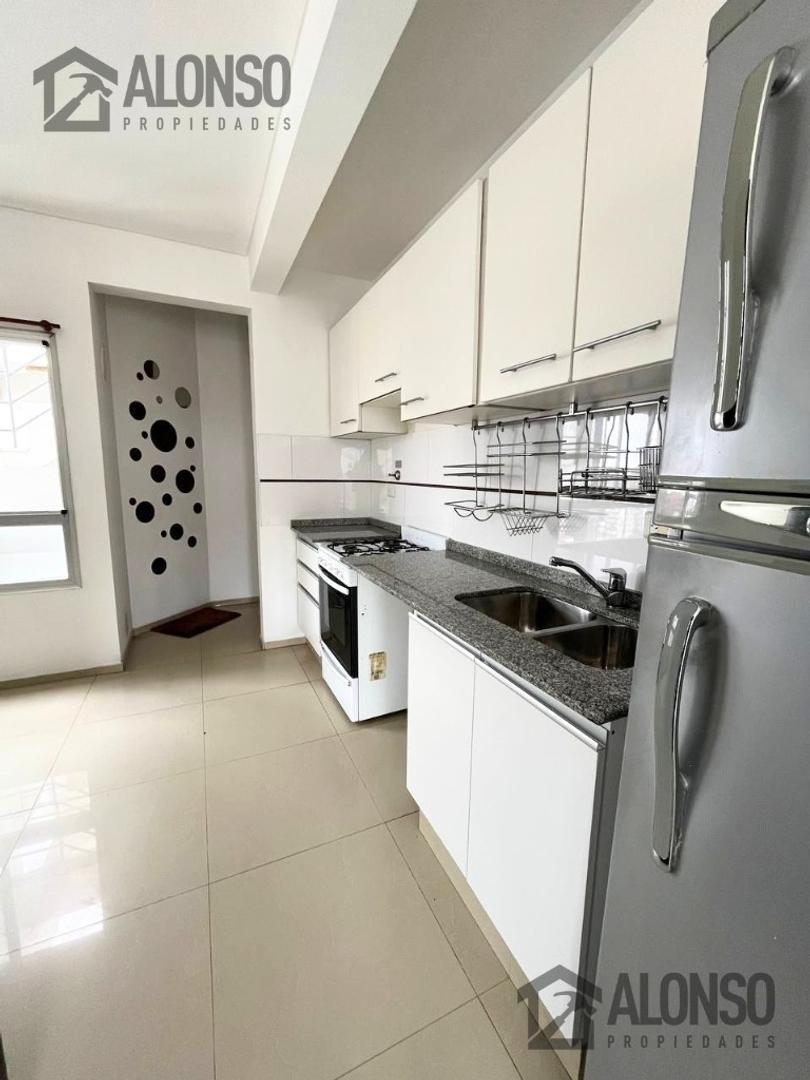 Foto de Alquiler - Monoambiente con balcón y cochera - Lanús Este, imagen 3
