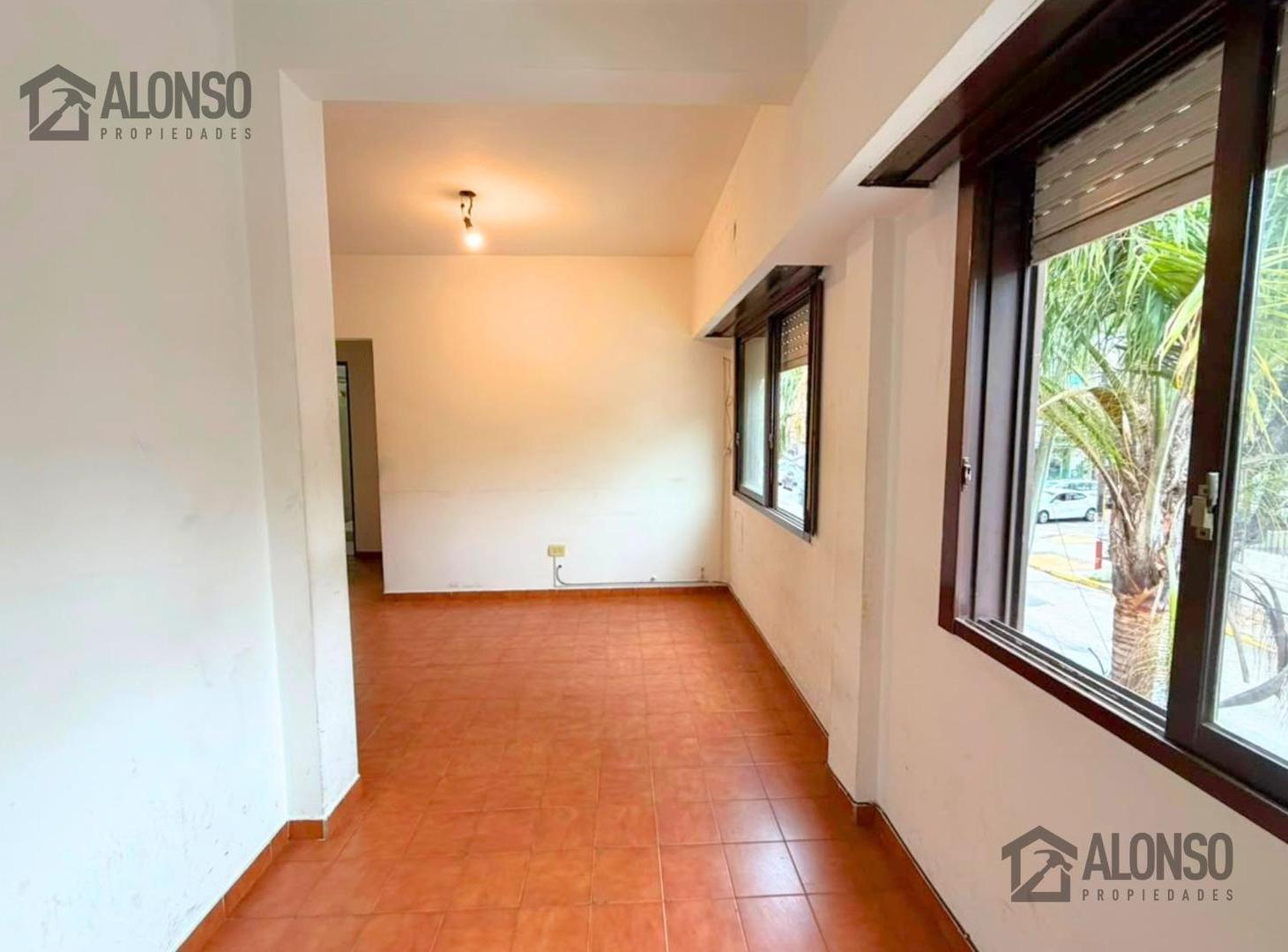 Foto de ALQUILER - DEPTO. 2 AMBIENTES - CENTRO DE LANÚS, imagen 1