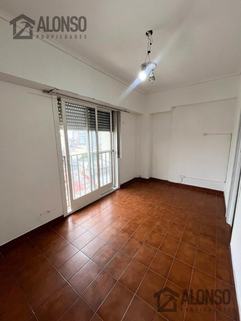Foto de ALQUILER - DEPARTAMENTO DE 2 AMBIENTES - LANÚS ESTE, imagen 3