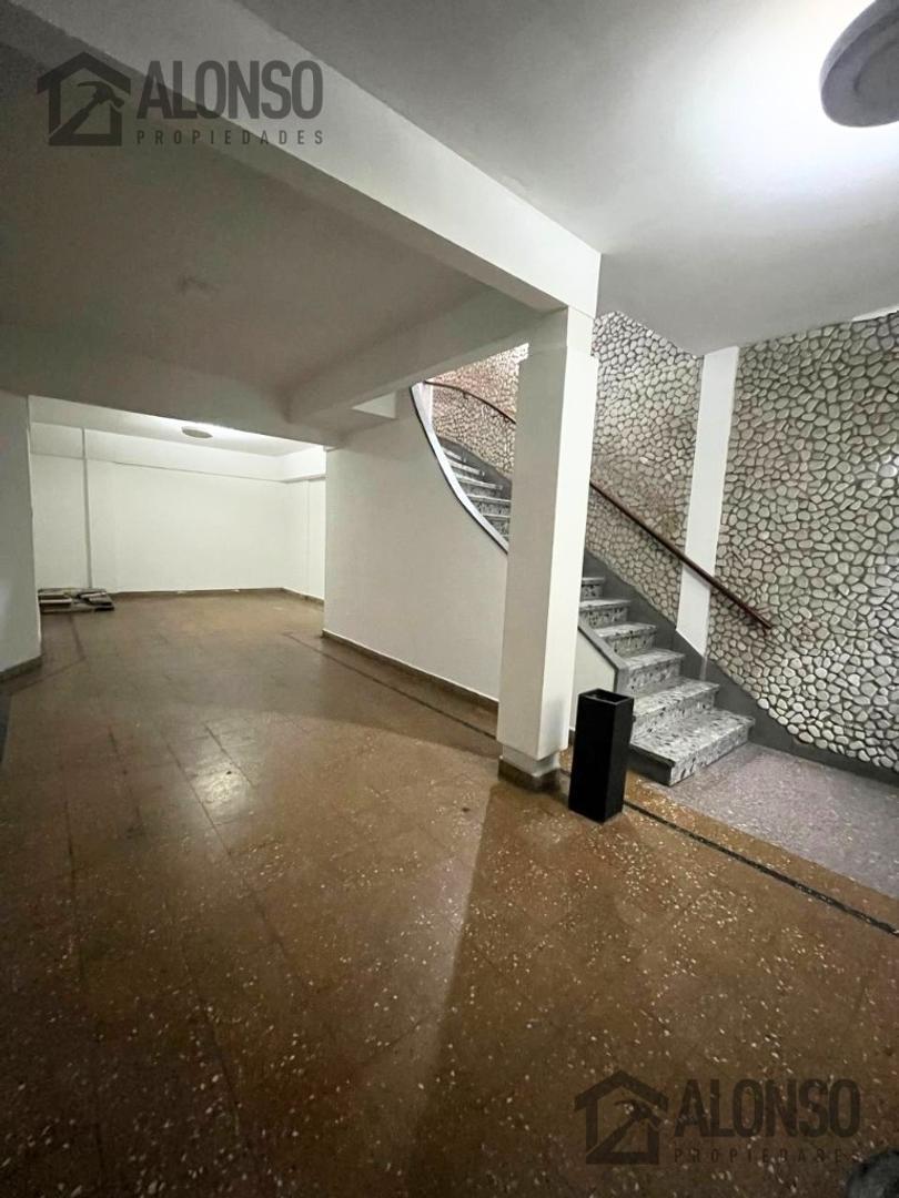 Foto de Venta - Ph 5 Ambientes con Quincho y Garage 2 Autos - Lanús, imagen 3