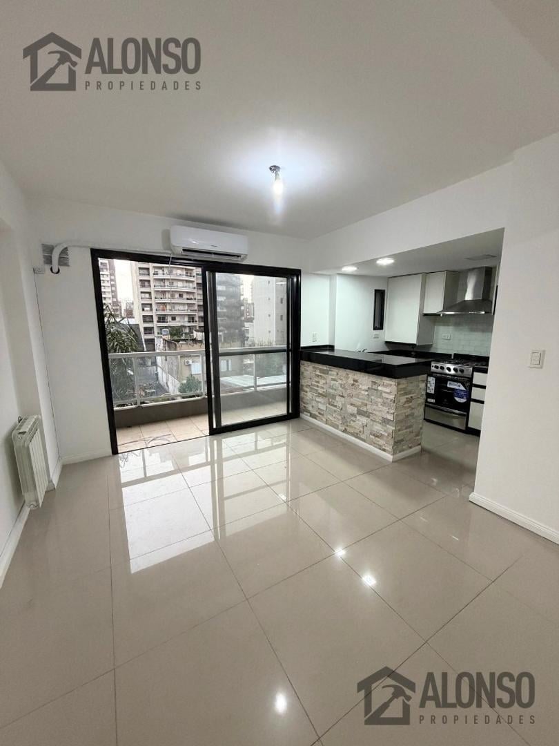 Foto de DEPARTAMENTO 2 AMBIENTES EN ALQUILER – LANUSITA, imagen 1