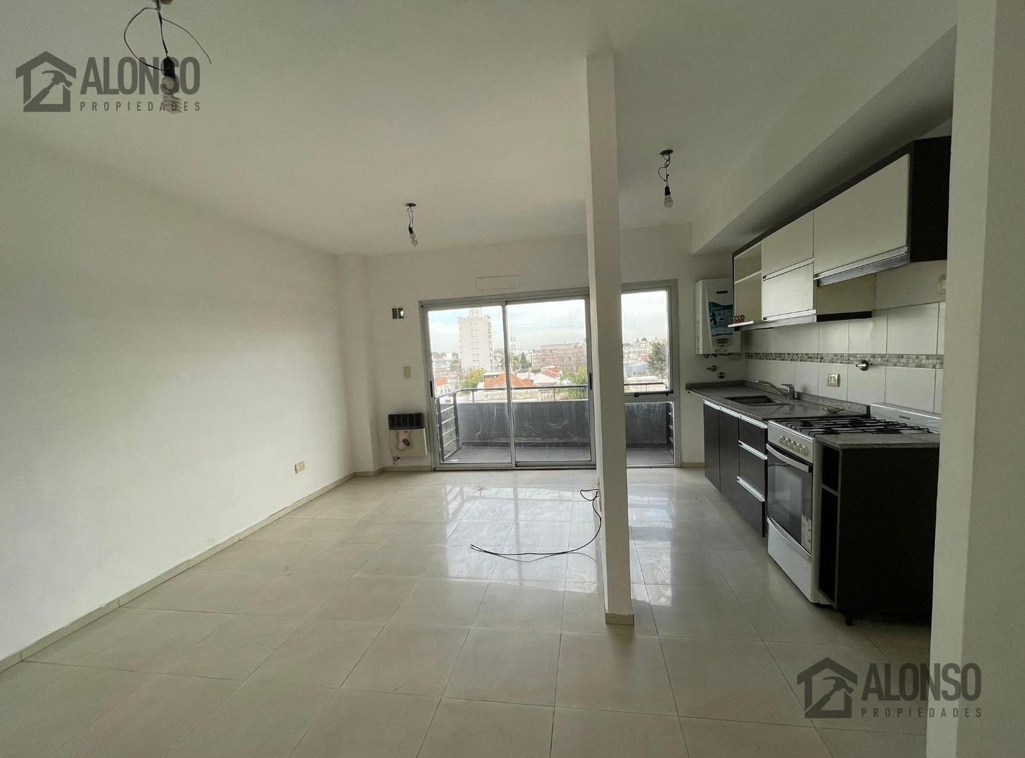 Foto de DEPTO. 2 AMBIENTES CON BALCÓN EN ALQUILER – BANFIELD CENTRO, imagen 1