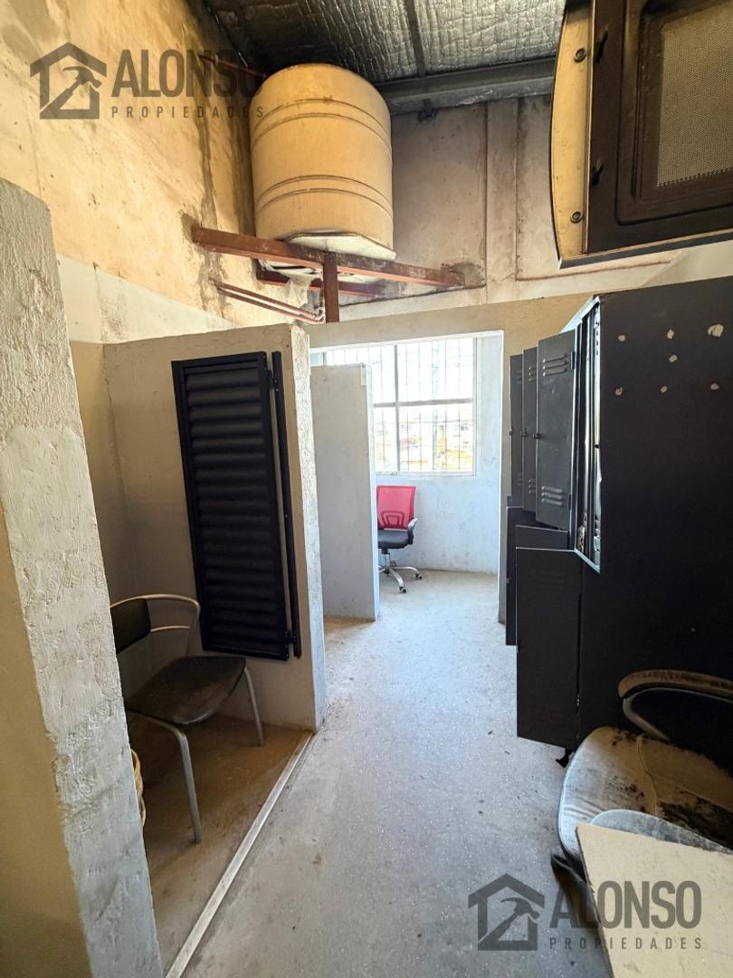 Foto de GALPÓN EN ALQUILER – LANÚS ESTE | 670 M² APROVECHABLES, imagen 3