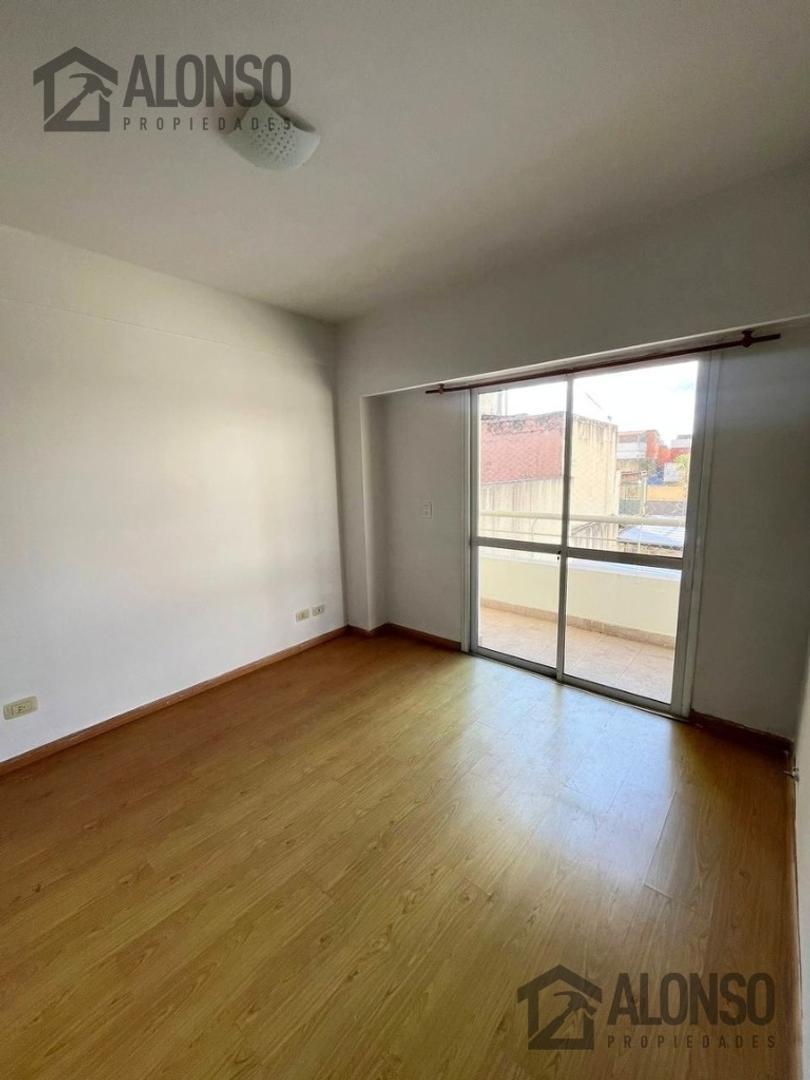 Foto de ALQUILER 2 AMBIENTES CON DOBLE BALCÓN | LANÚS OESTE, imagen 4