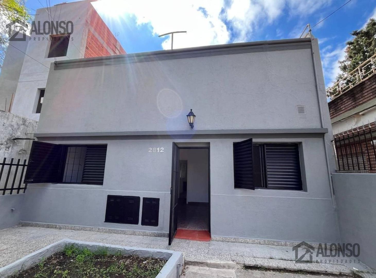 Foto de VENTA - PH 3 AMBIENTES CON PATIO Y COCHERA - LANÚS OESTE, imagen 4