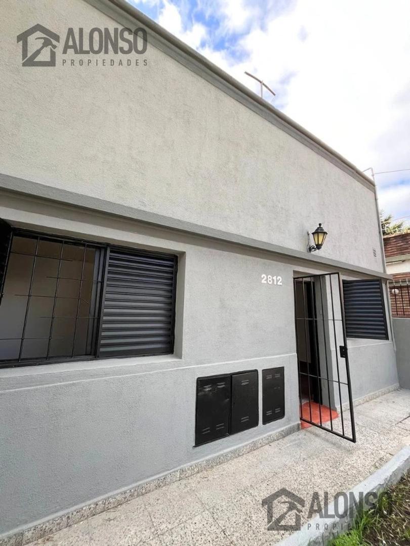 Foto de VENTA - PH 3 AMBIENTES CON PATIO Y COCHERA - LANÚS OESTE, imagen 5