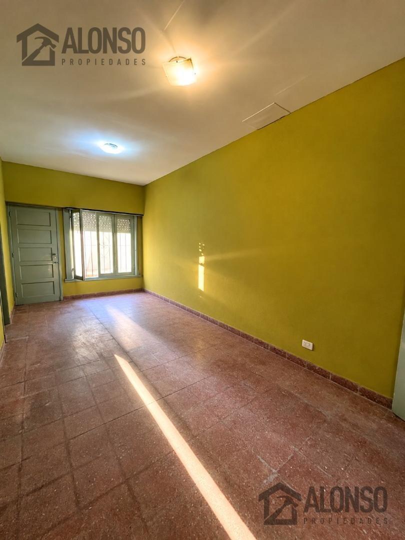 Foto de ALQUILER - PH 3 AMBIENTES CON PATIO Y TERRAZA - LANÚS, imagen 2