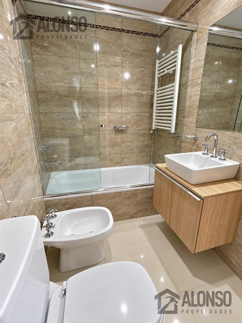 Foto de VENTA - DEPTO. 3 AMBIENTES CON BALCÓN|COCHERA - LANUS OESTE, imagen 1