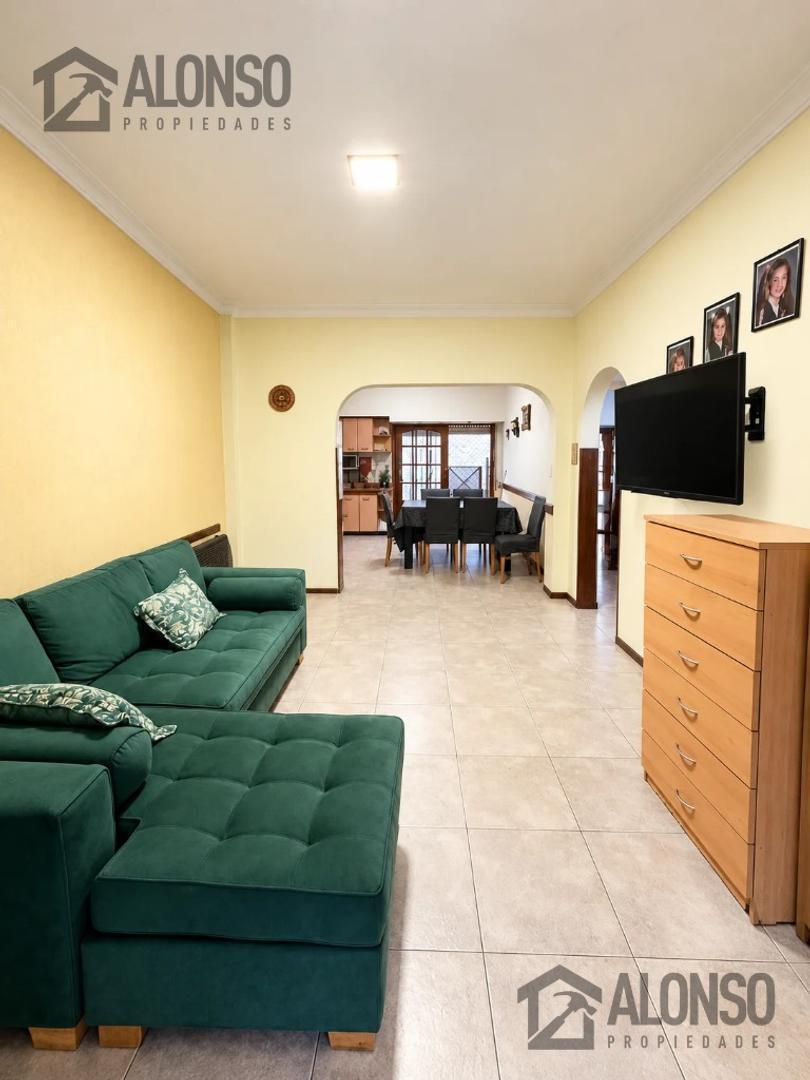 Foto de VENTA - PH 4 AMBIENTES CON PATIO - LANÚS OESTE, imagen 3