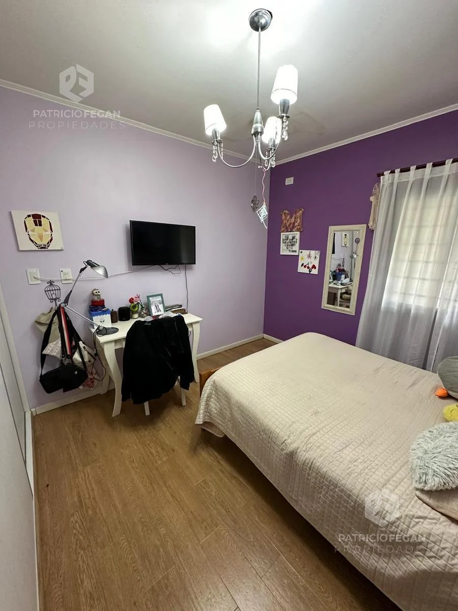 Foto de Importante casa en venta con pileta sobre amplio lote, imagen 4