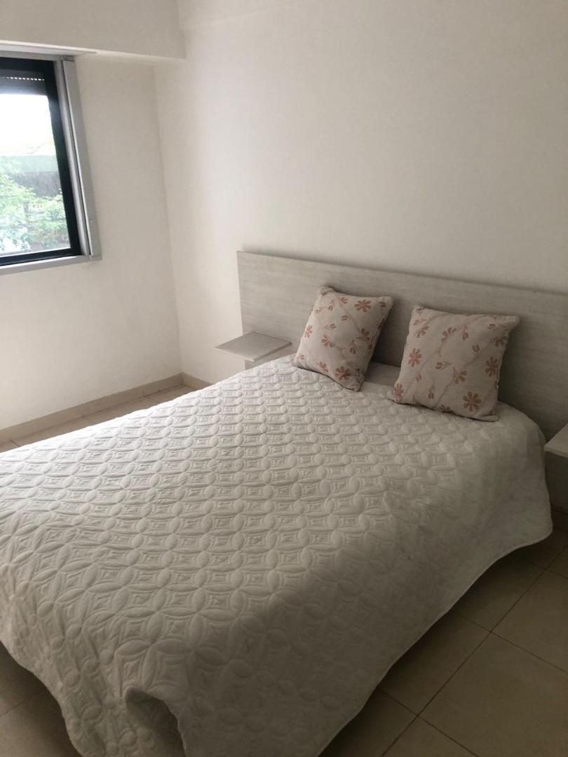 Departamento 2 ambientes c/c pocas cuadras Parque Centenario