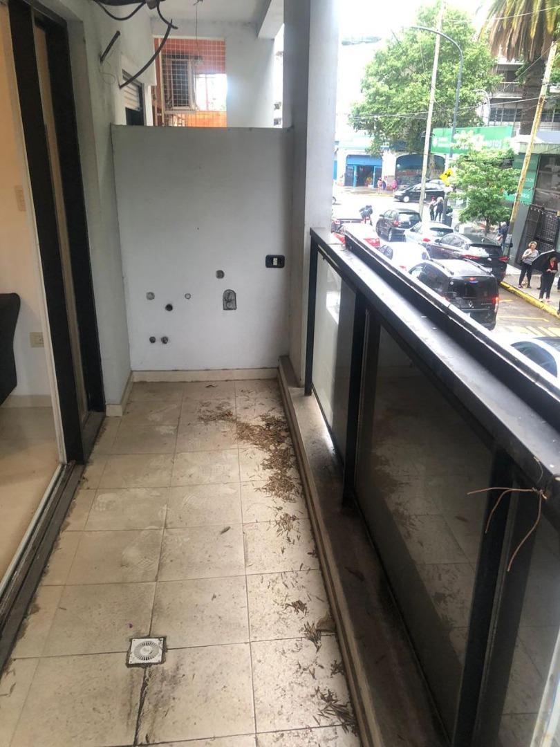 Foto de Departamento 2 ambientes c/c pocas cuadras Parque Centenario, imagen 4