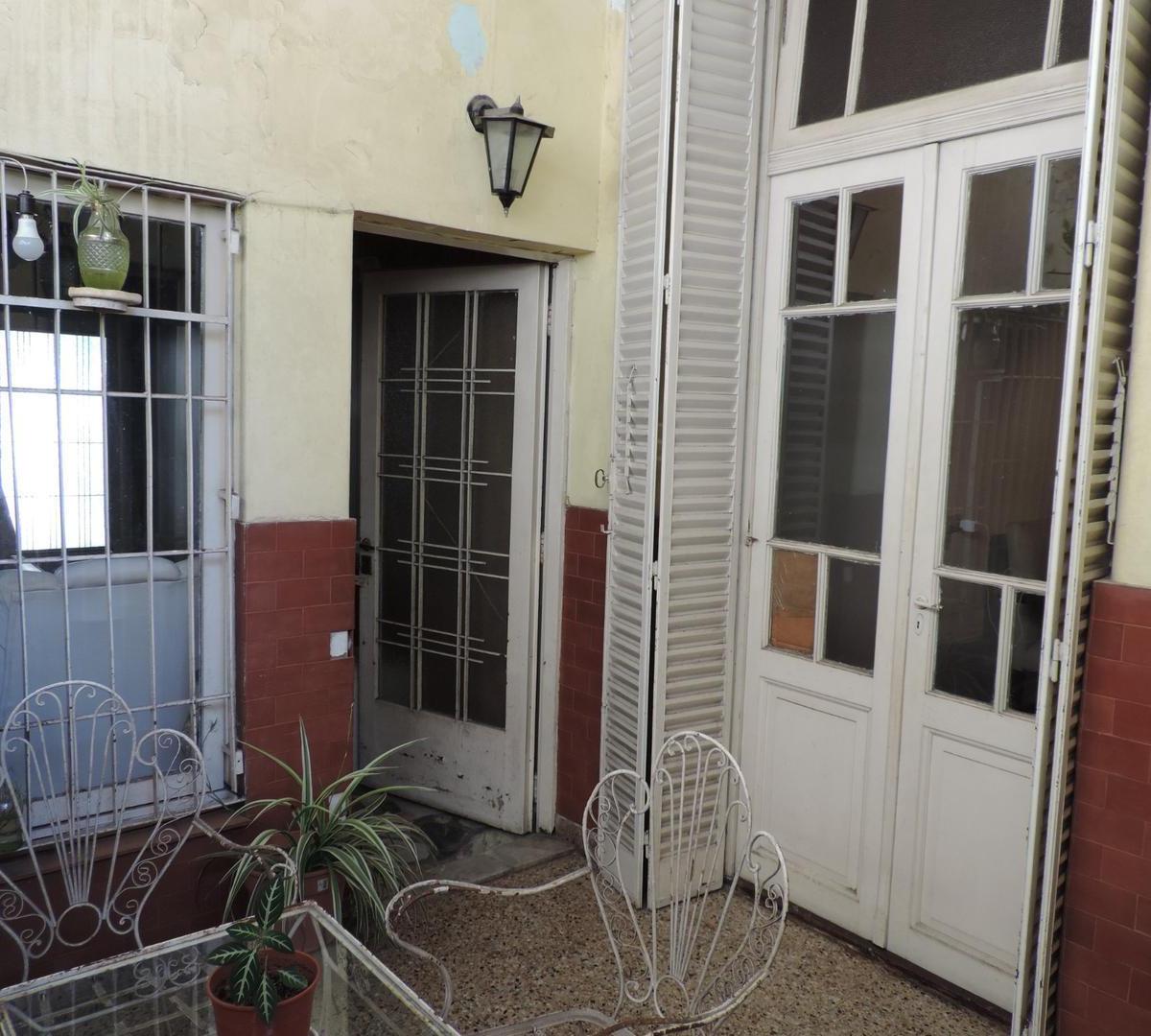 Venta Casa Lote Propio. Terraza, Jardin y Fondo. Agronomia 3