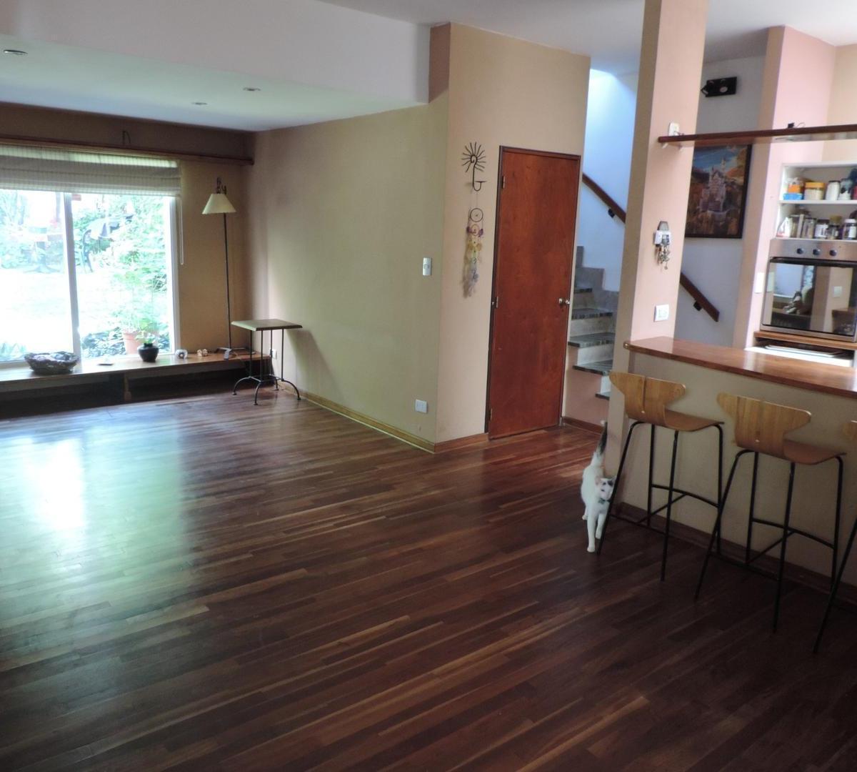 Foto de VENTA CASAS, TERRENO APTO DESARROLLO. COGHLAN, imagen 4