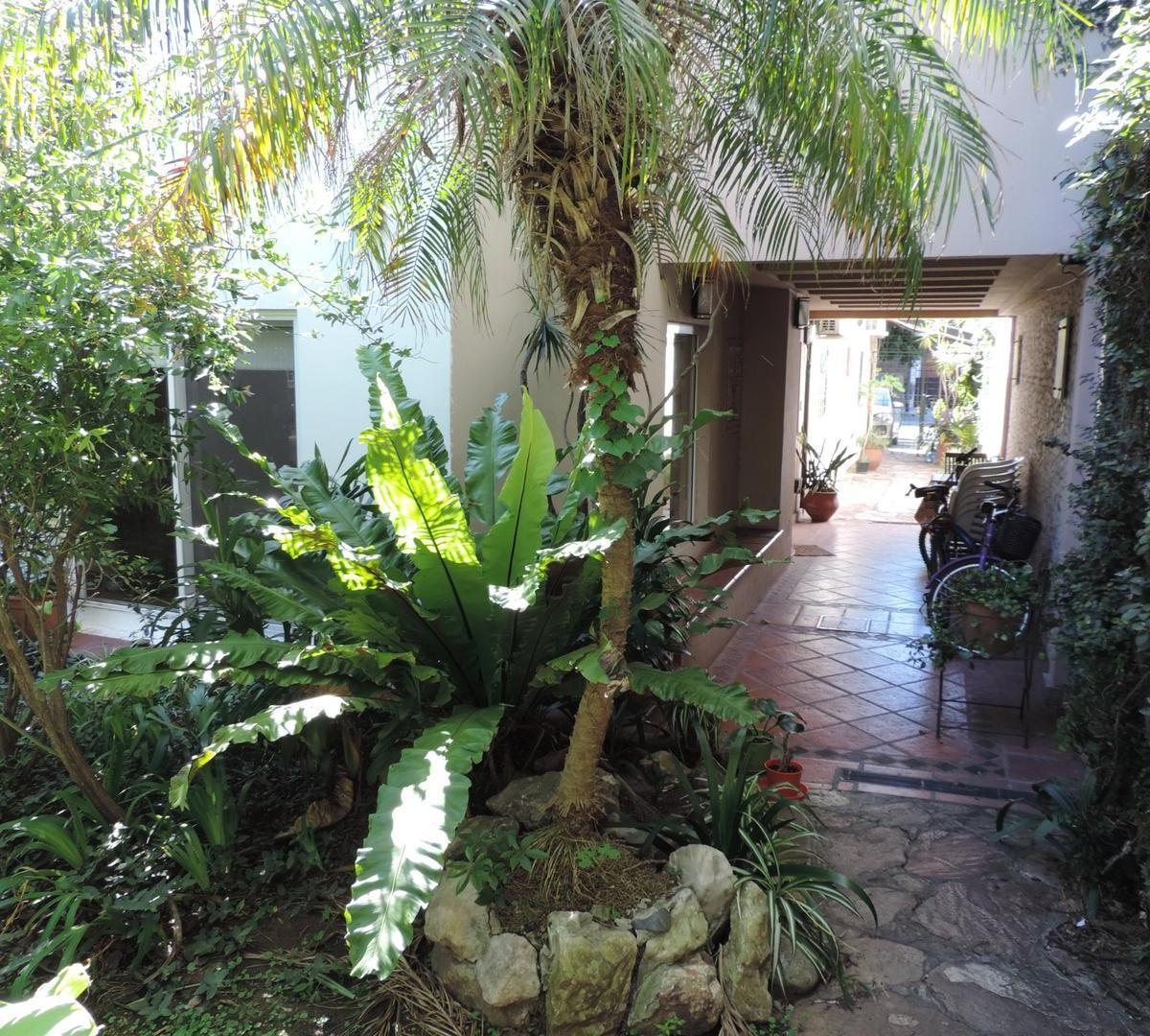 Foto de VENTA CASAS, TERRENO APTO DESARROLLO. COGHLAN, imagen 2